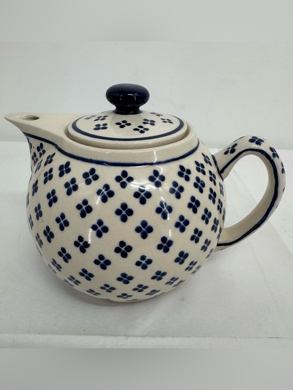Boleslawiec Handmade Polish Pottery Teapot Very Rare Pattern and Style